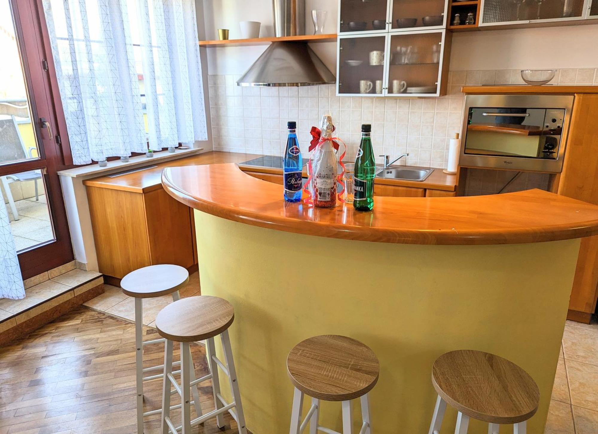 3-Bedroom Apt In Town Square Wroclaw Exterior photo